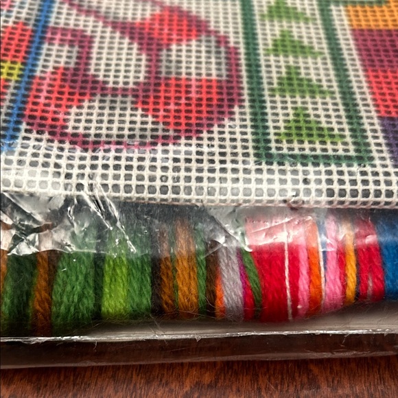 Vintage 70s NEW Sunset Needlepoint “Merry Christmas” Kit, Unopened - Picture 12 of 12